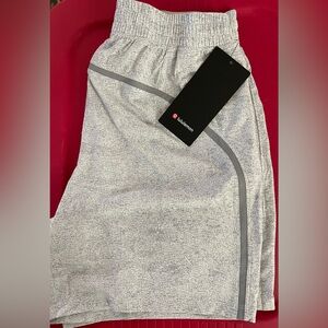 NWT lululemon Pace Breaker Short grey, 7’’ LL size L